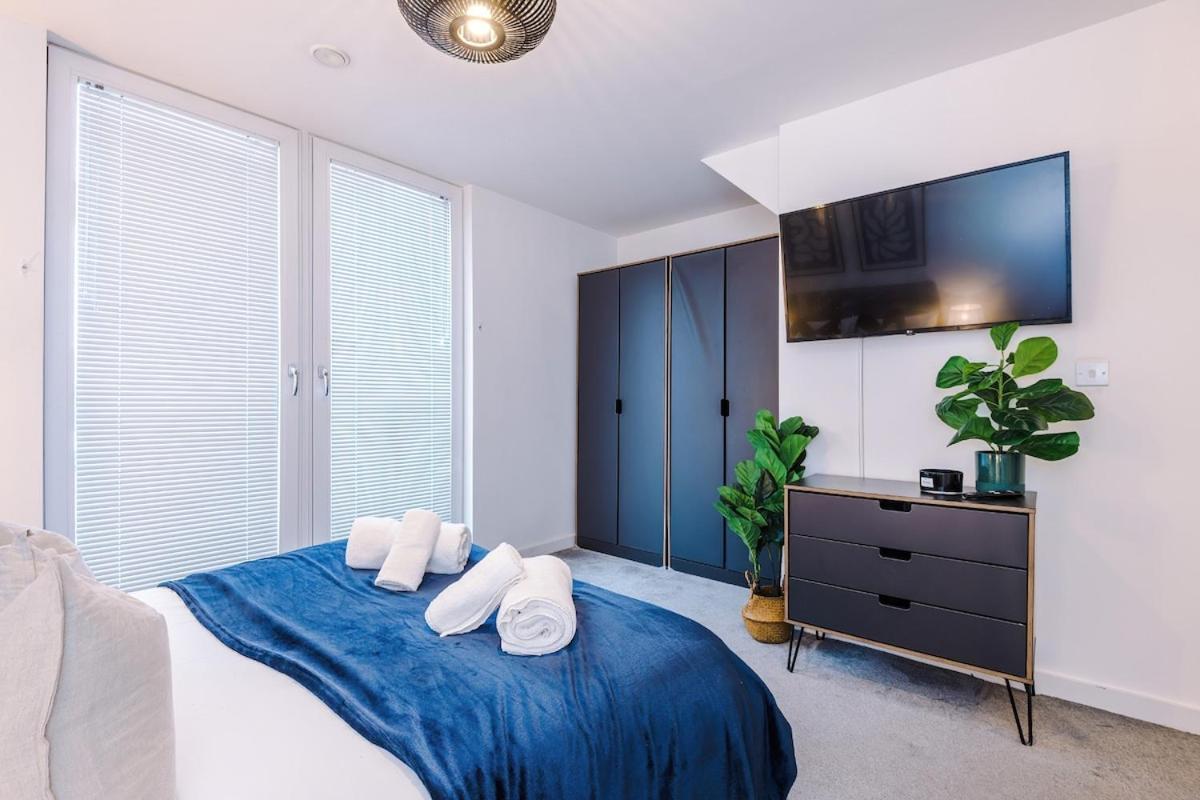 Apartment New Trafford Loft - Free Parking *