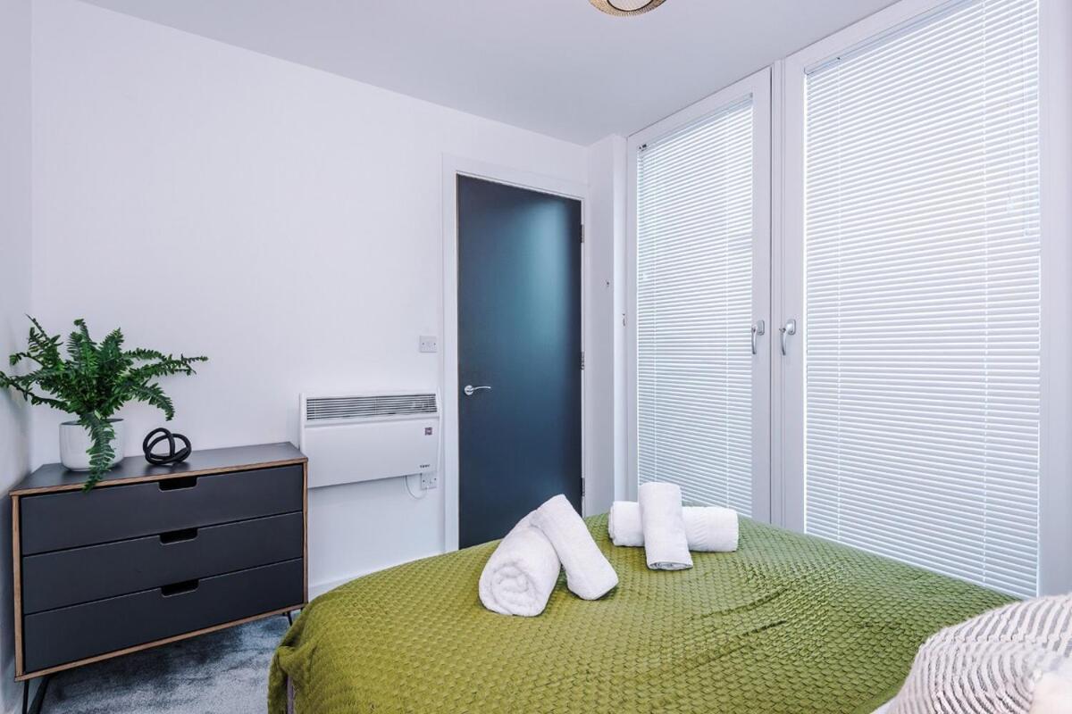Apartment New Trafford Loft - Free Parking Manchester