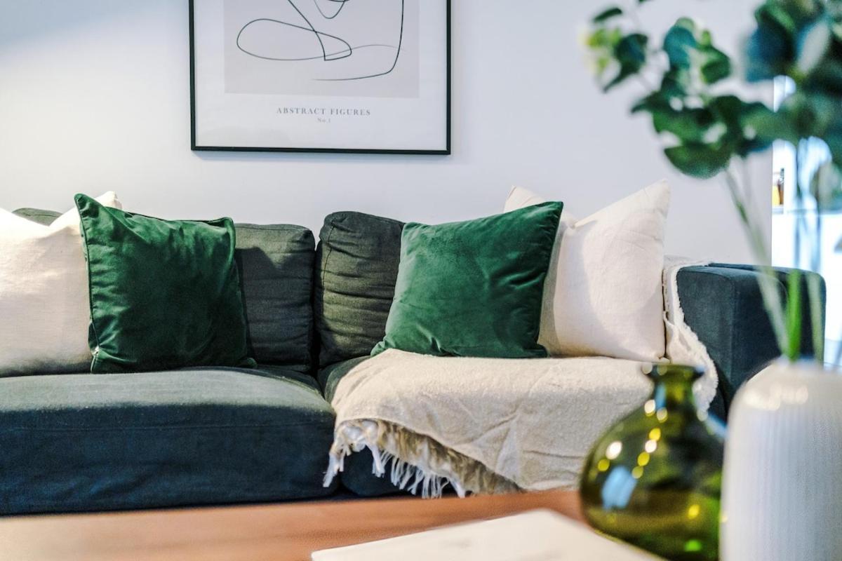 New Trafford Loft - Free Parking