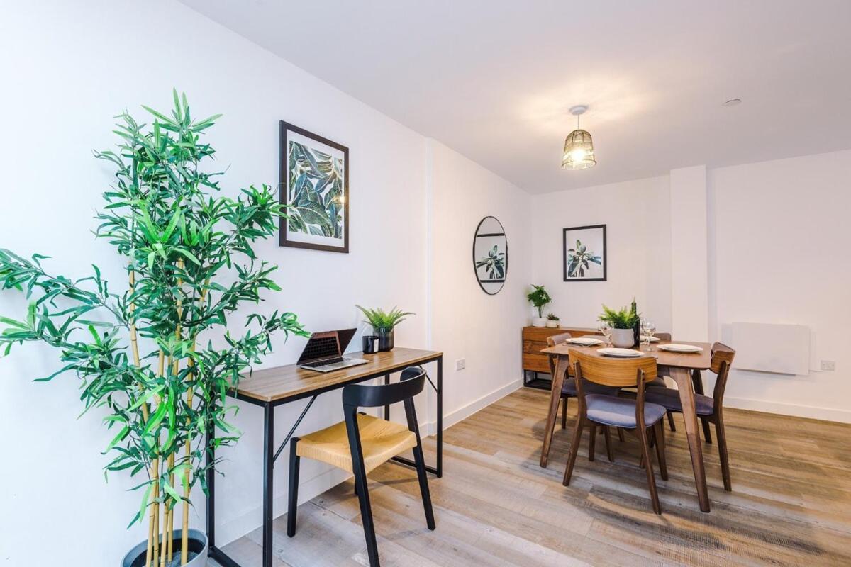 Apartment New Trafford Loft - Free Parking